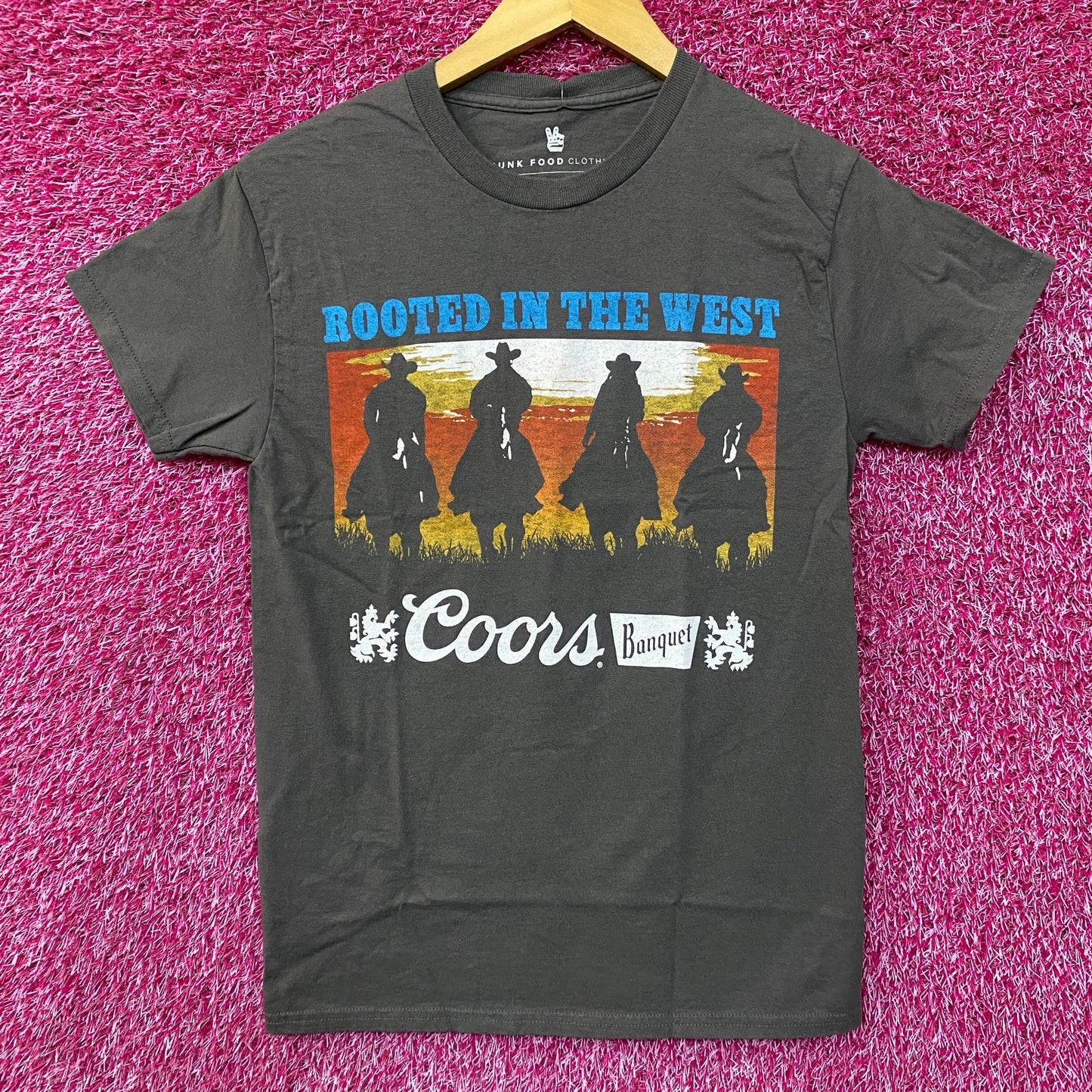 Coors Banquet Rooted in the West Vintage Style T-Shirt Small