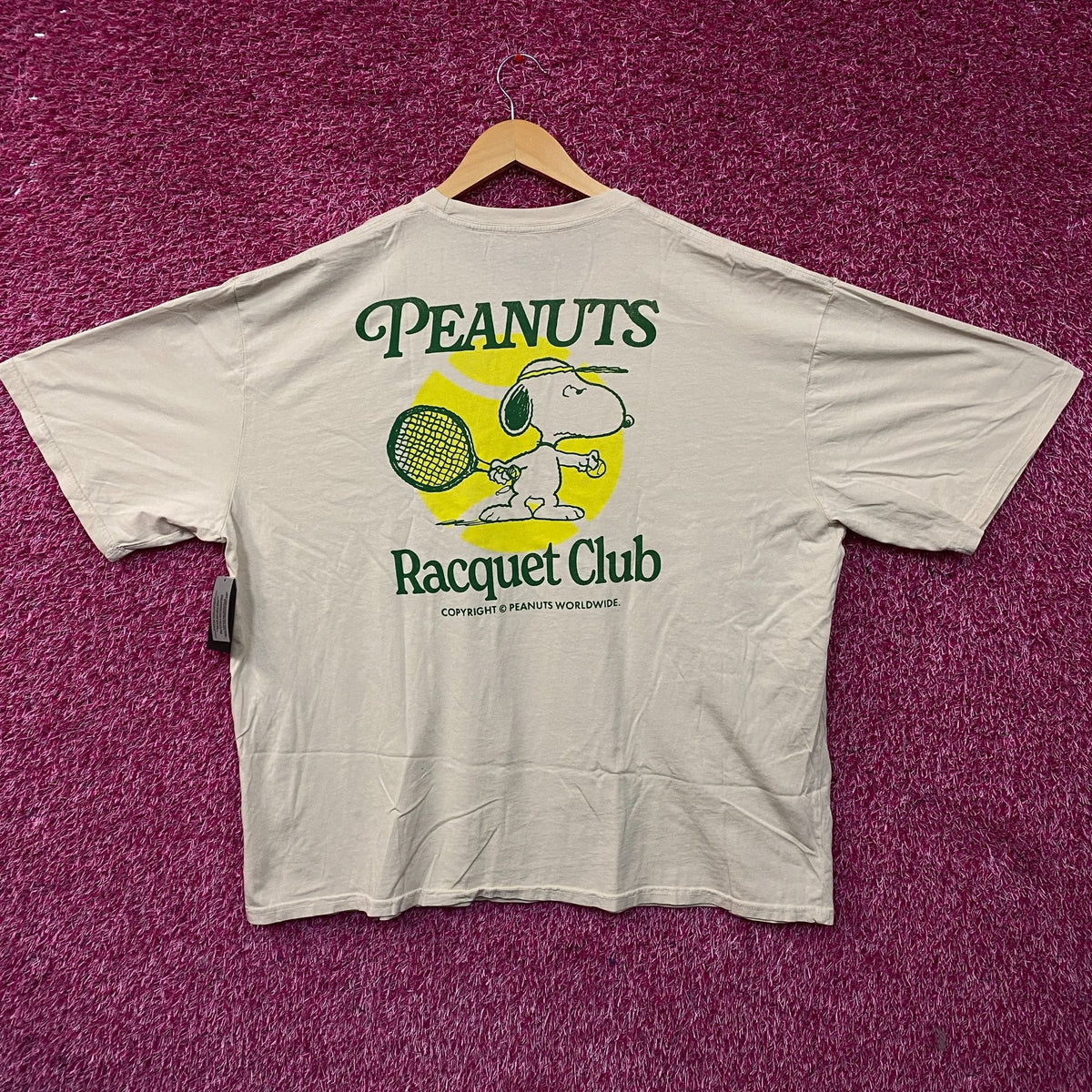 Junk Food Clothing X Peanuts Racquet Club Snoopy Tshirt size L/XL