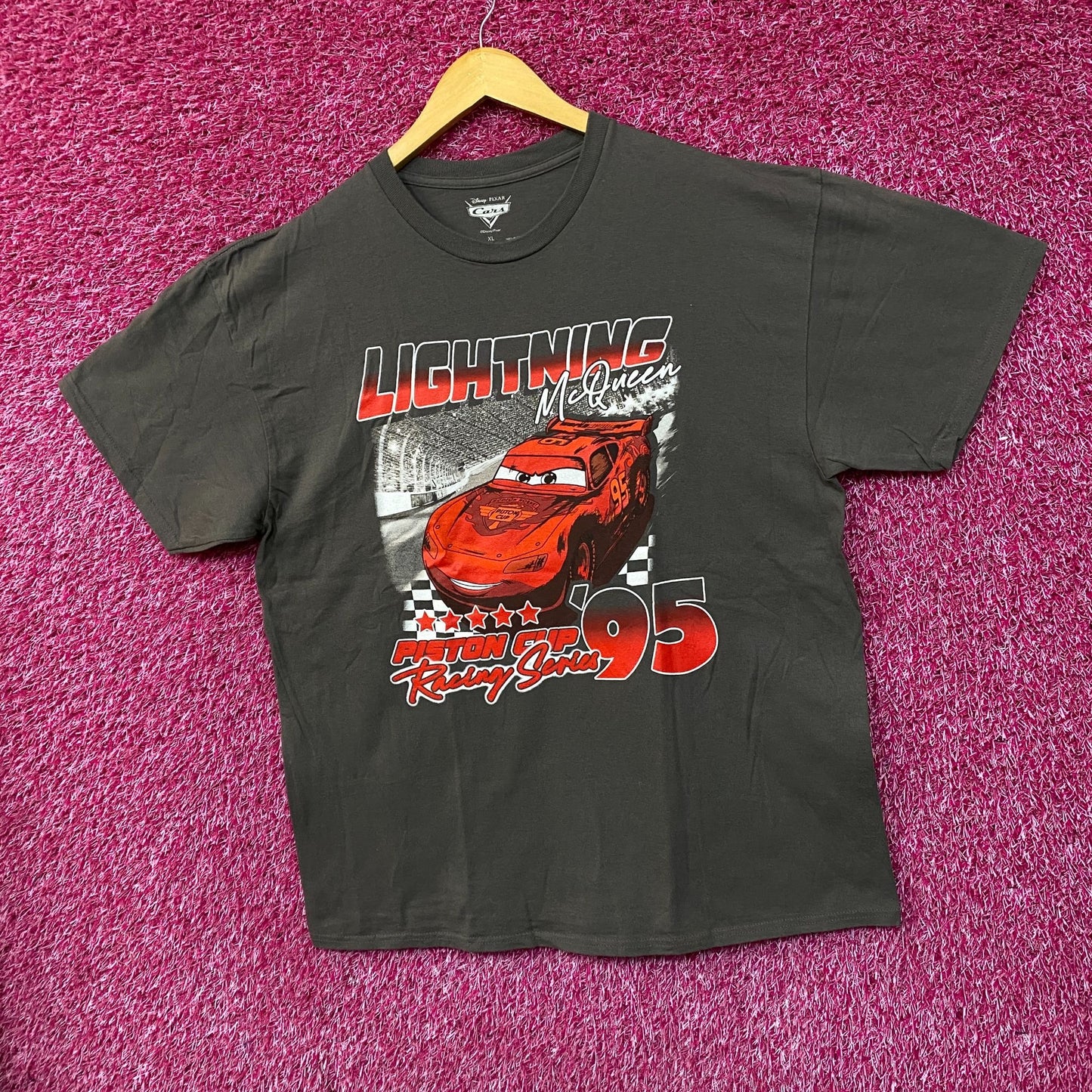 Disney Pixar Cars Lightning McQueen Piston Cup 95 T-Shirt XL