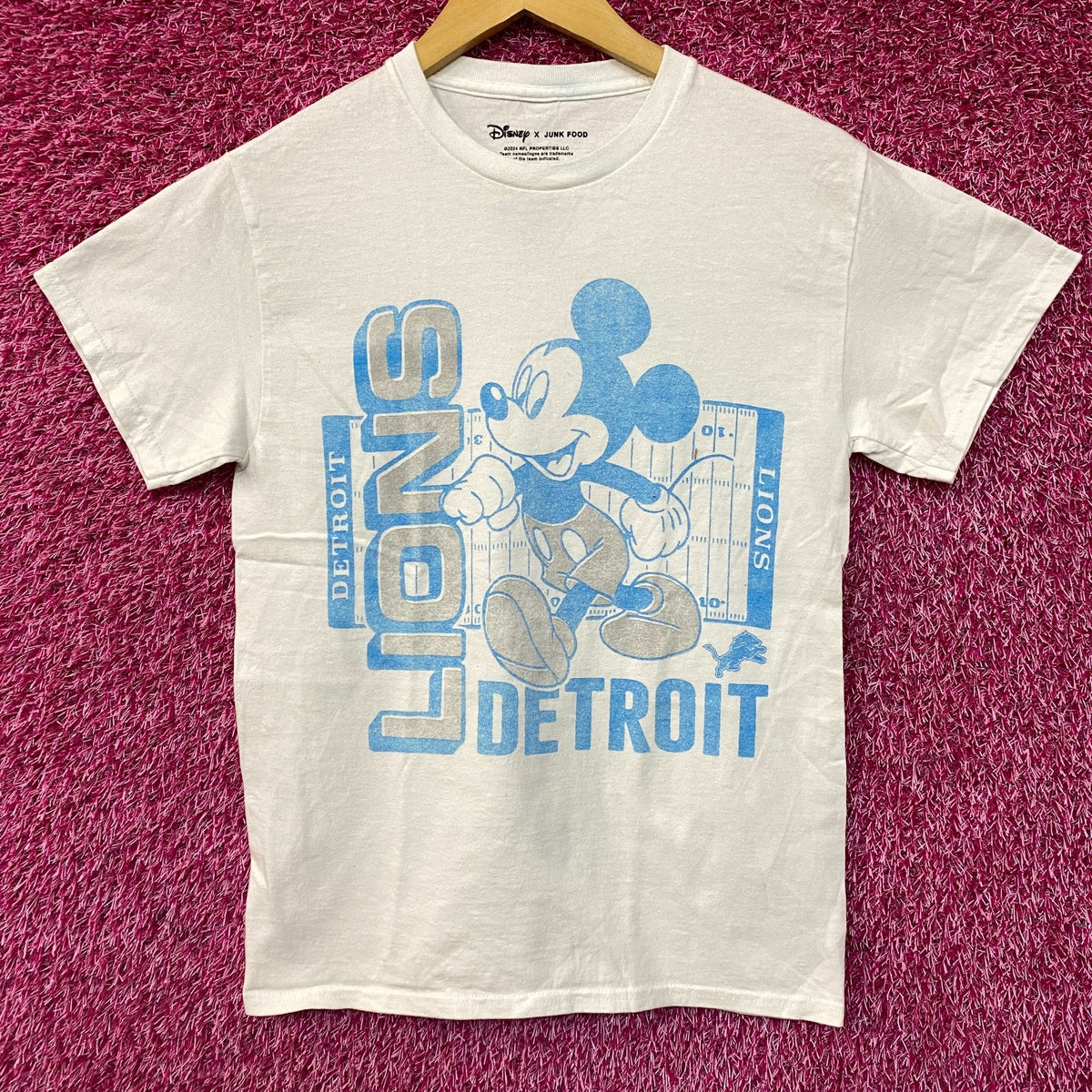 Disney x Junk Food NFL Detroit Lions Mickey Mouse Field T-Shirt XS
