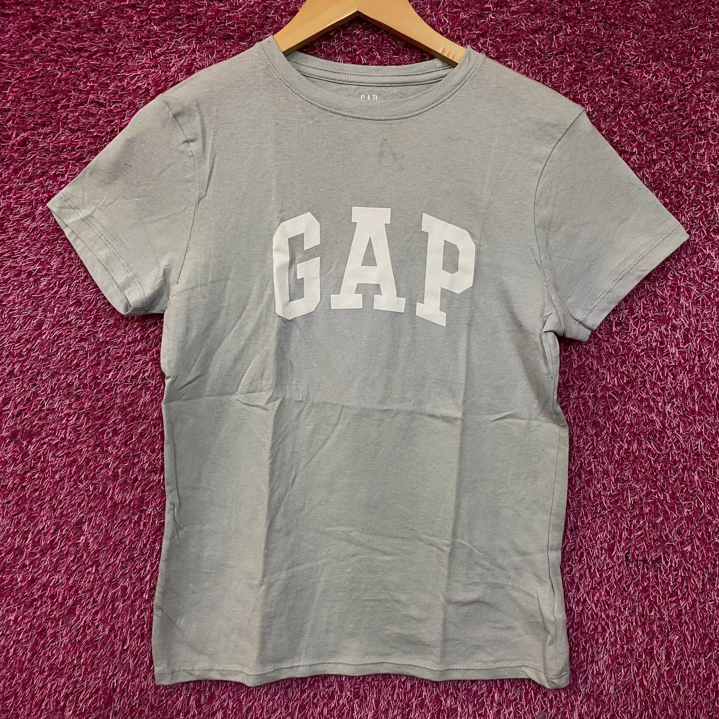 Gap Logo T-shirt medium