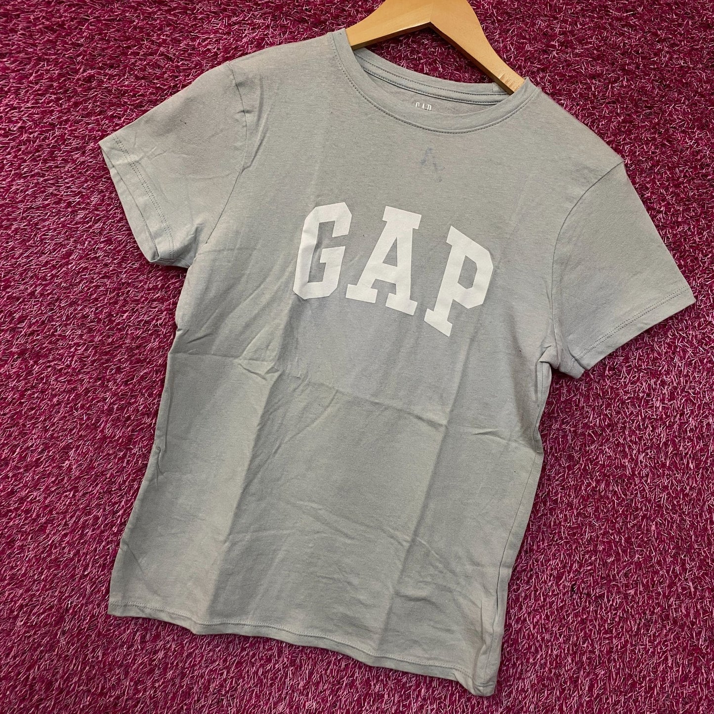 Gap Logo T-shirt medium