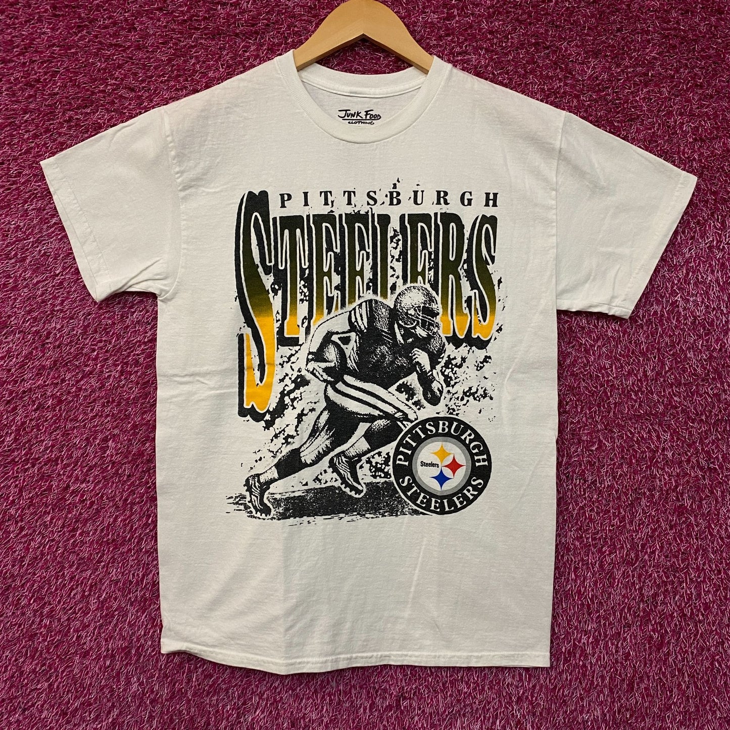 Junk Food Clothing NFL Pittsburgh Steelers Rushing Flea Market T-Shirt Small