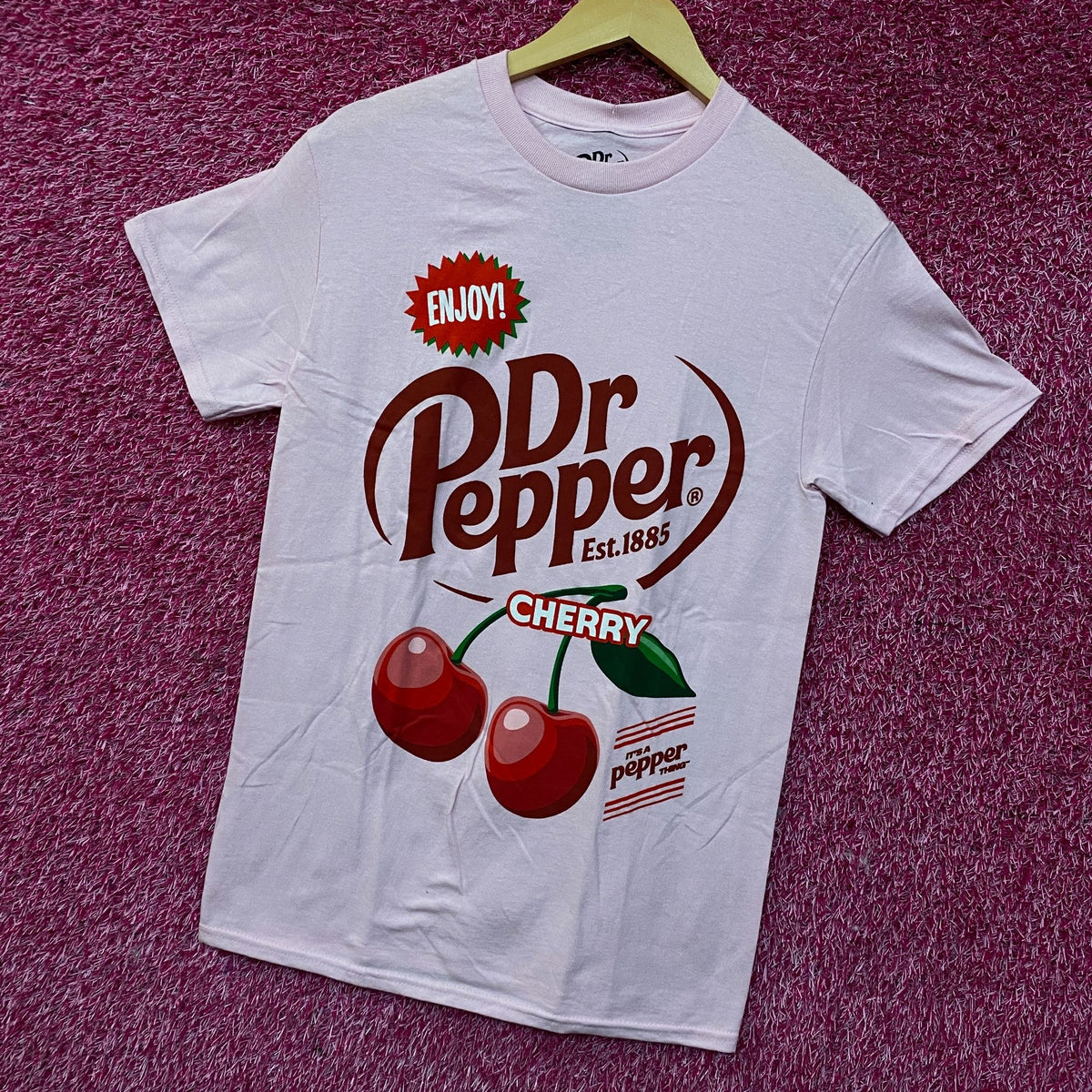 Dr Pepper Cherry T-shirt size Small