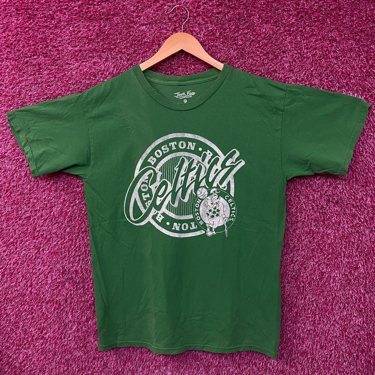 Junk Food Clothing Boston Celtics Crest Women's Vintage Style T-Shirt Medium