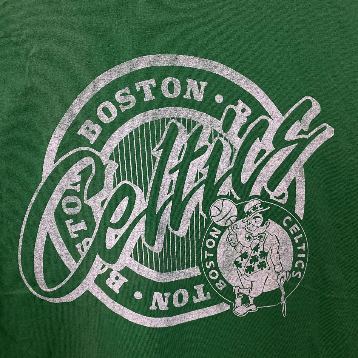 Junk Food Clothing Boston Celtics Crest Women's Vintage Style T-Shirt Medium