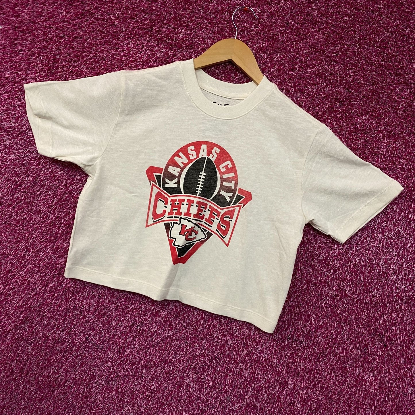 Junk Food Clothing NFL Kansas City Chiefs Women's Mock Neck Crop Tee XS