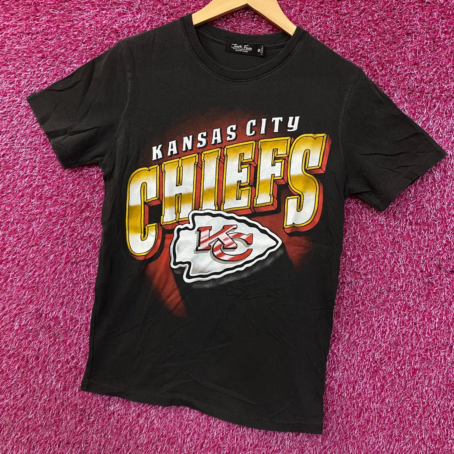 Junk Food Clothing Kansas City Chiefs Women's Graphic T-Shirt Small