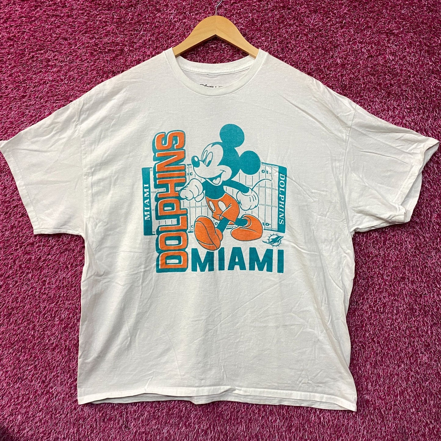 Disney x Junk Food NFL Miami Dolphins Mickey Mouse Field T-Shirt XL