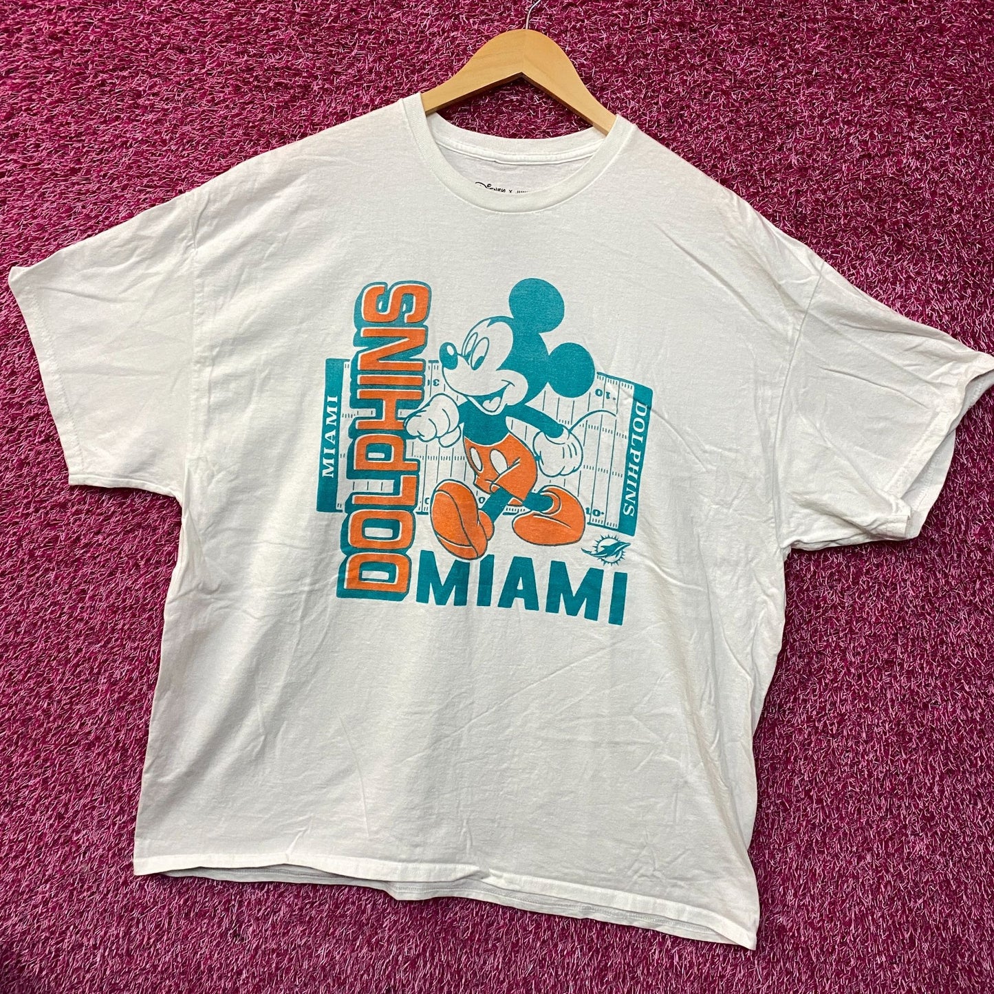Disney x Junk Food NFL Miami Dolphins Mickey Mouse Field T-Shirt XL