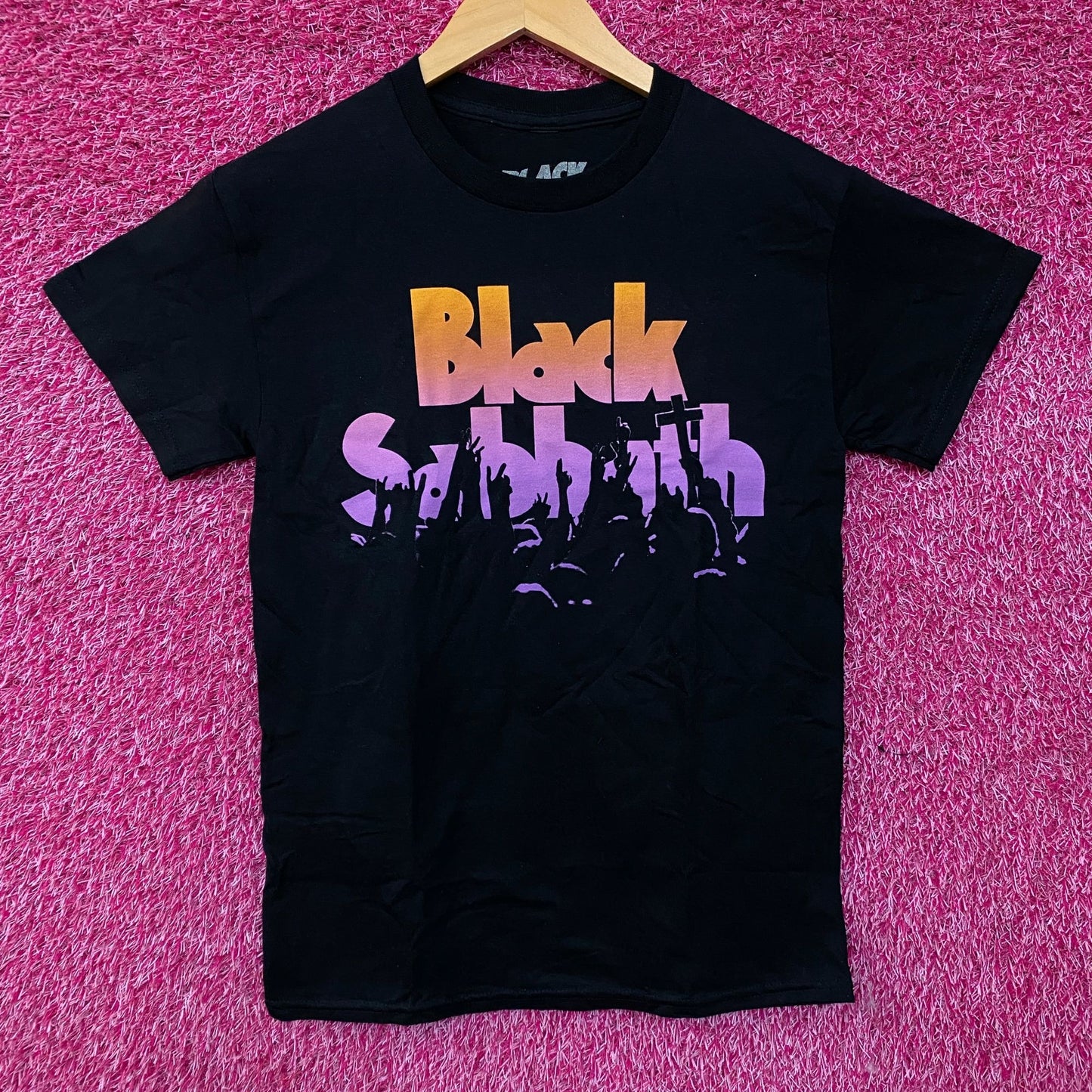 Black Sabbath Crowd Logo Heavy Metal Band T-Shirt Small