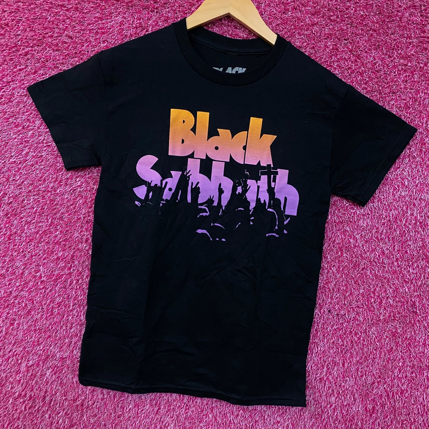 Black Sabbath Crowd Logo Heavy Metal Band T-Shirt Small