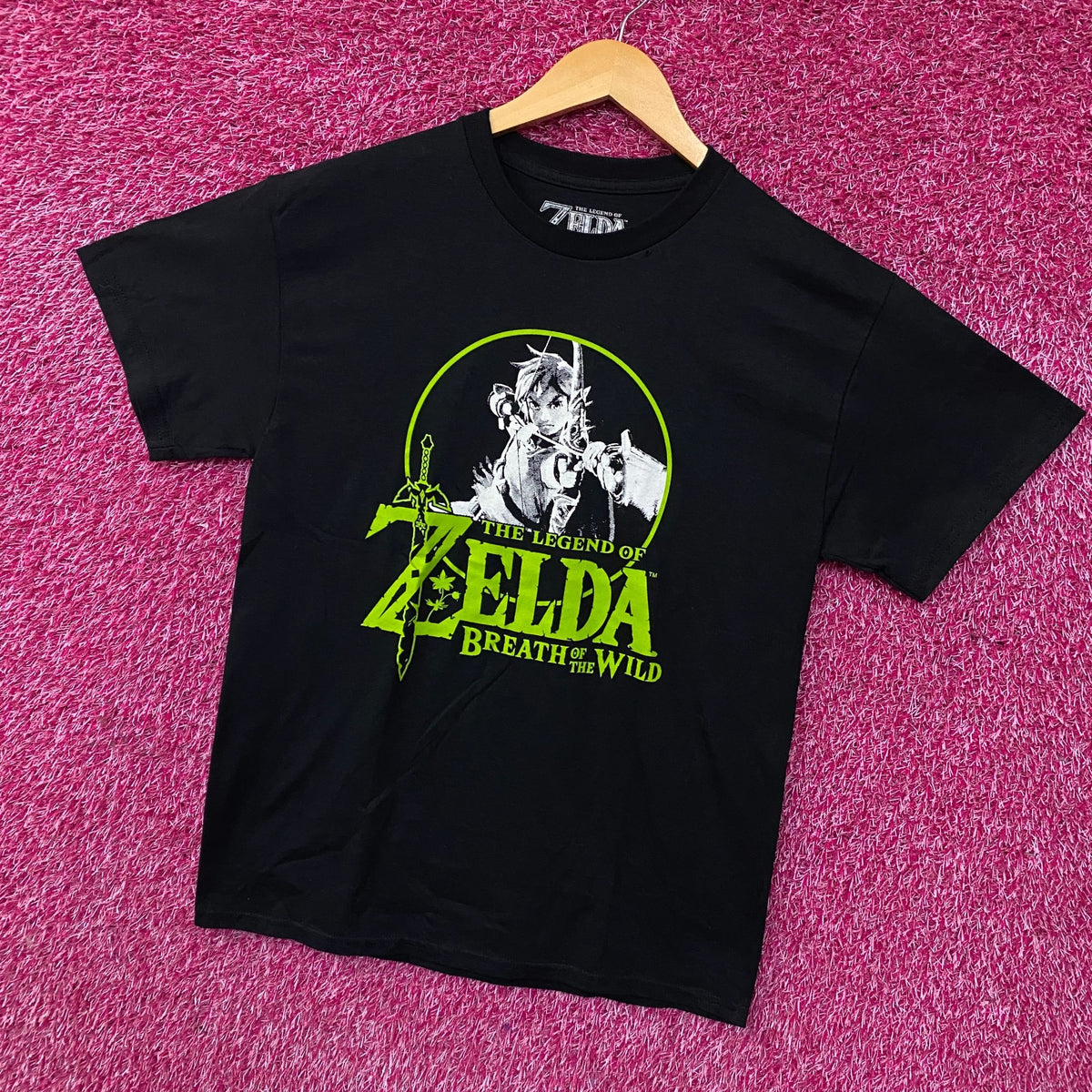 Nintendo The Legend of Zelda: Breath of the Wild Graphic T-Shirt Medium
