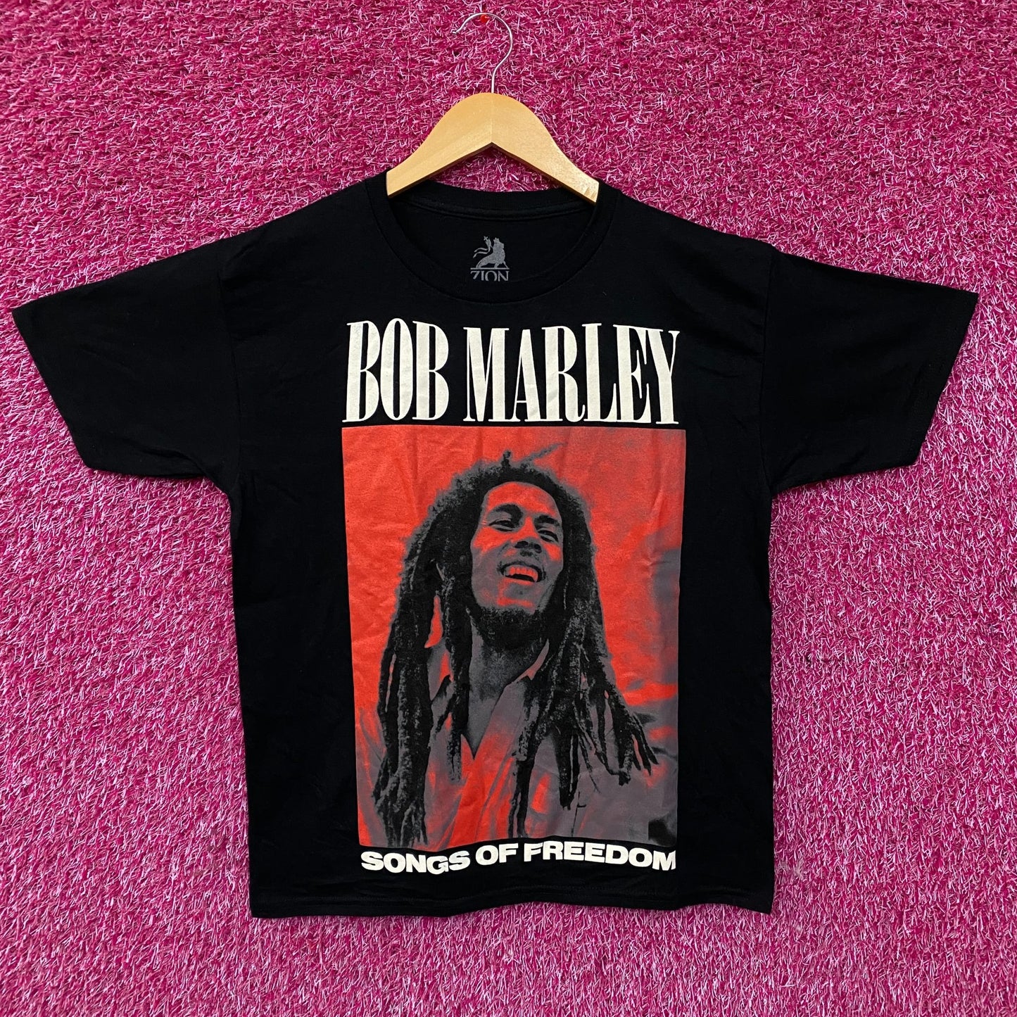 Zion Rootswear Bob Marley Songs of Freedom Graphic T-Shirt XS