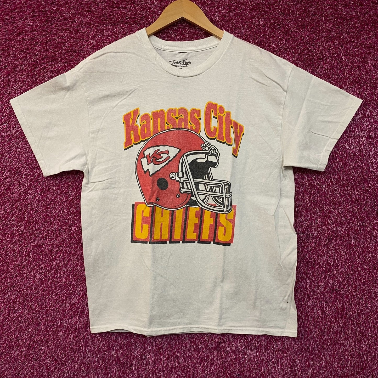 NFL Kansas City Chief Vintage Style Helmet Logo Football T-Shirt XL