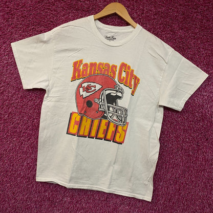 NFL Kansas City Chief Vintage Style Helmet Logo Football T-Shirt XL