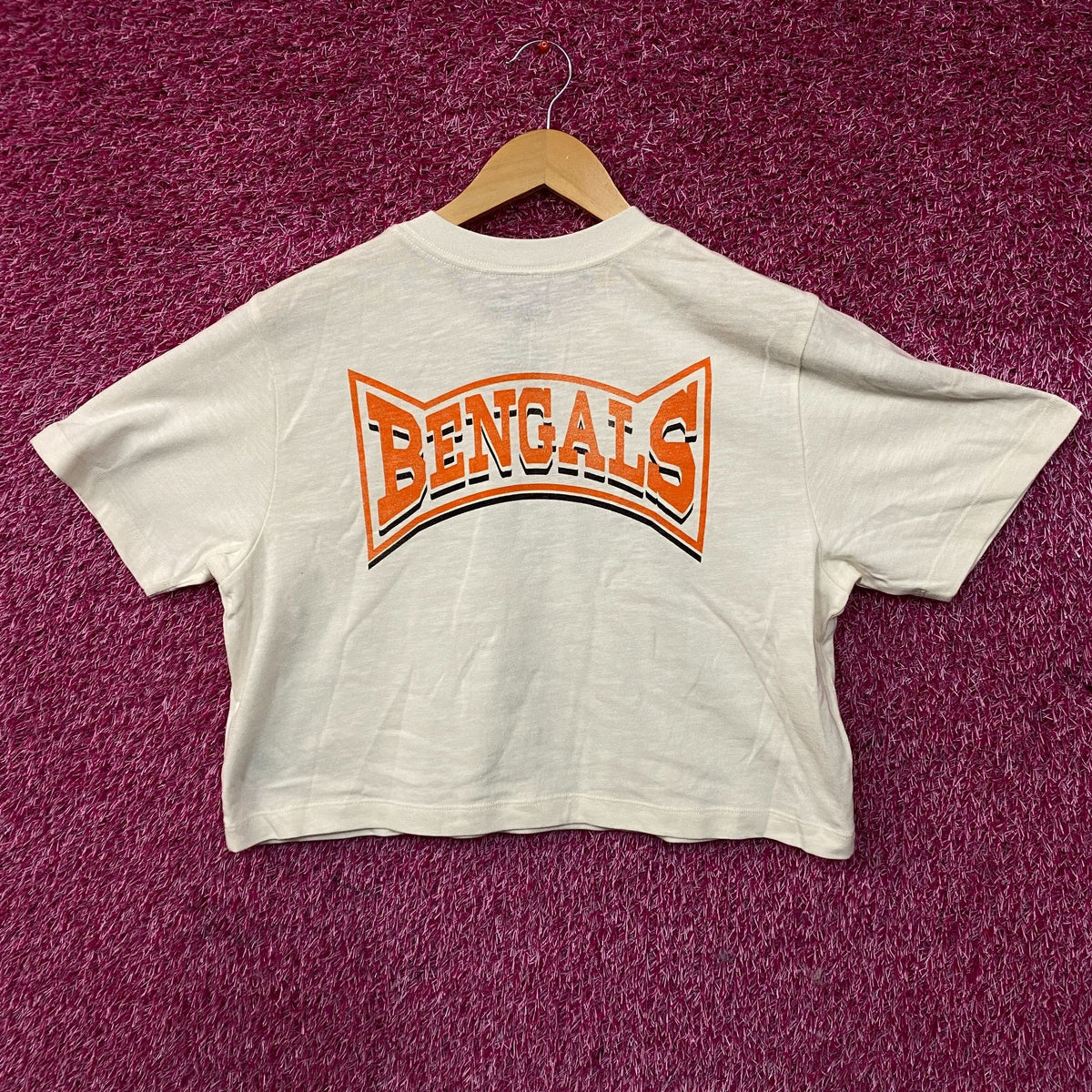 Junk Food Clothing Women's NFL Cincinnati Bengals Mock Neck Crop Tee Medium