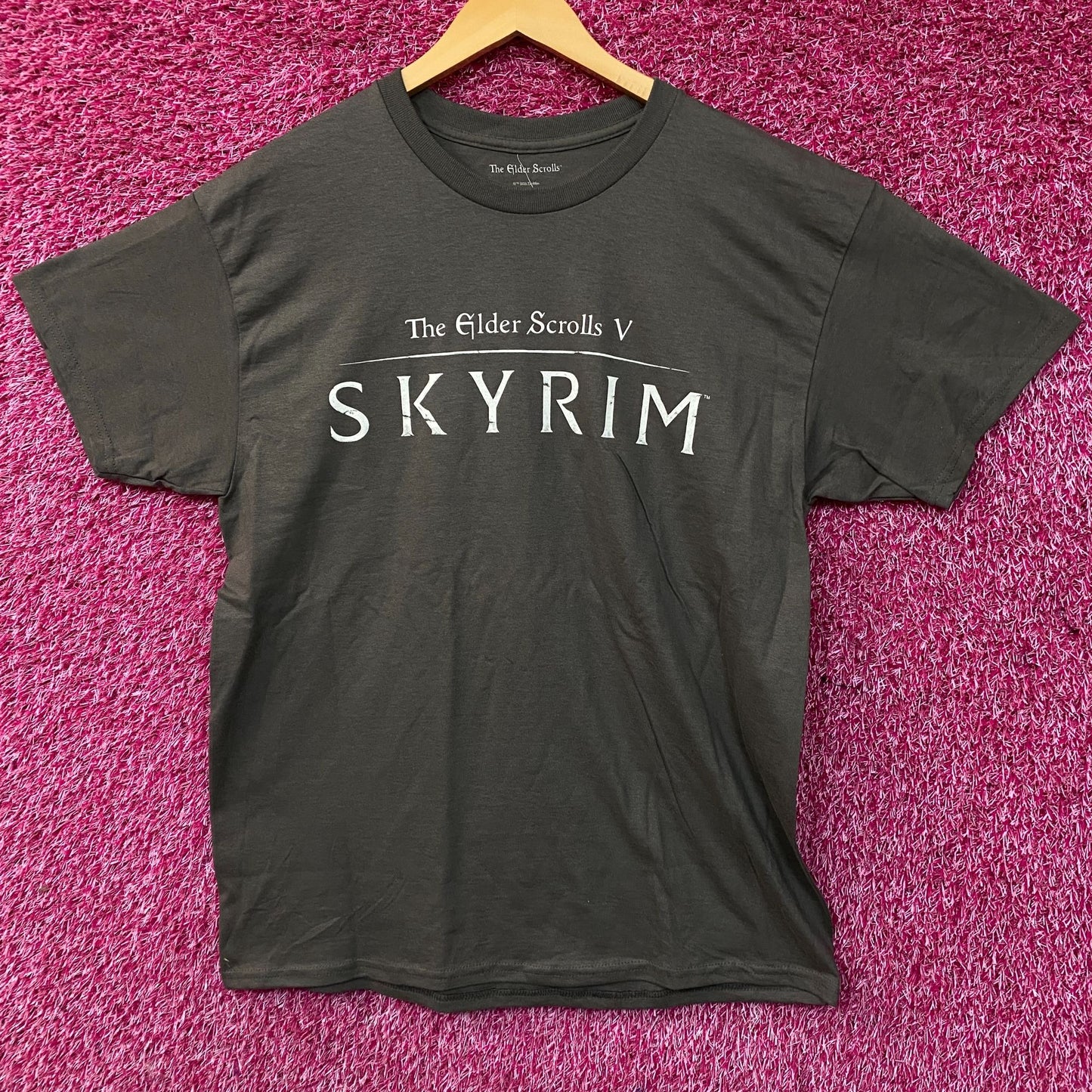 Ripple Junction The Elder Scrolls V: Skyrim Graphic T-Shirt Large