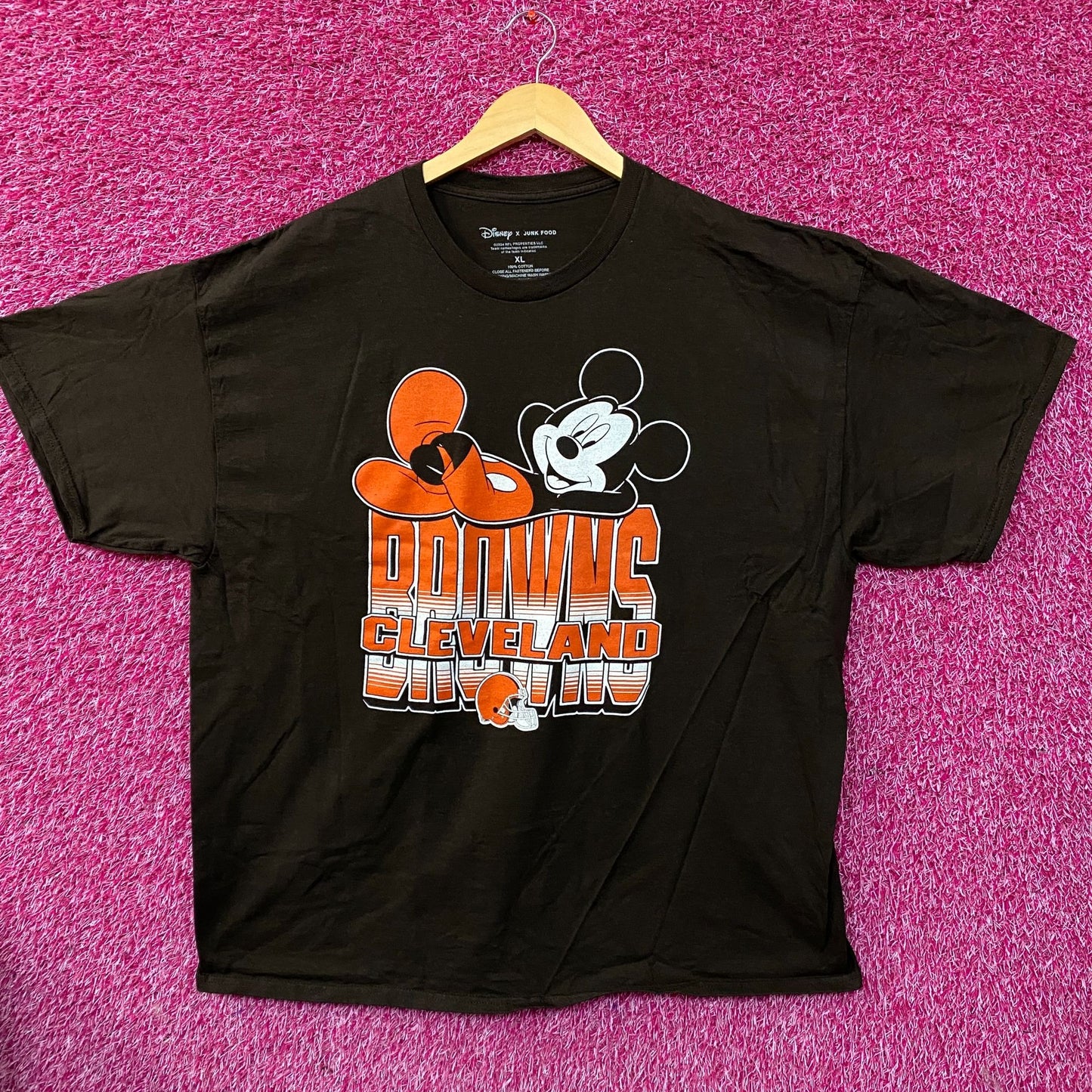 Junk Food x NFL Disney Mickey Mouse Kick Back Browns Cleveland Brown Shirt XL