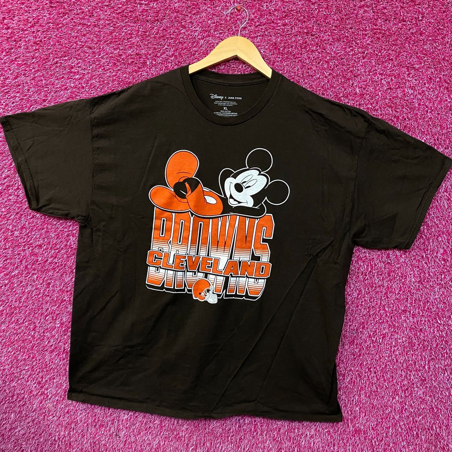 Junk Food x NFL Disney Mickey Mouse Kick Back Browns Cleveland Brown Shirt XL