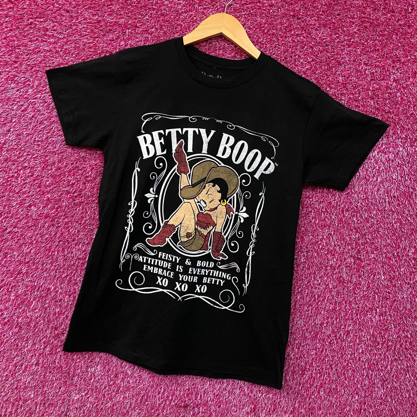Betty Boop "Feisty & Bold" Cowgirl Cute Graphic T-Shirt Medium