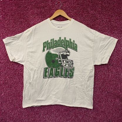 Philadelphia Eagles Helmet Tshirt size XL