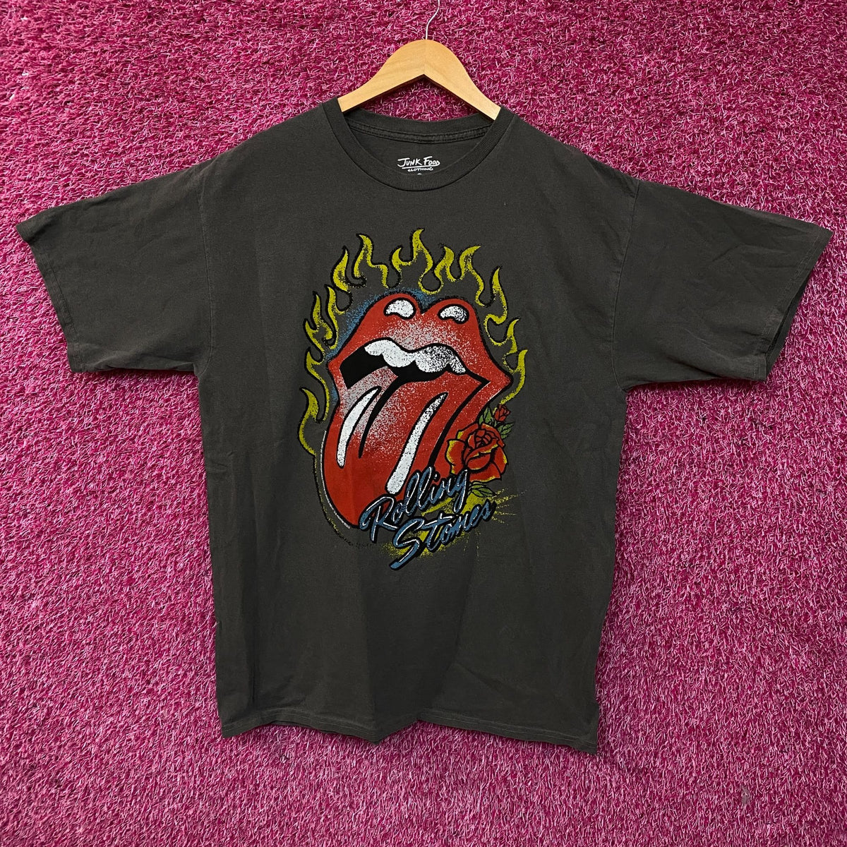 The Rolling Stones Flaming Hot Lips Graphic Rock T-Shirt Large