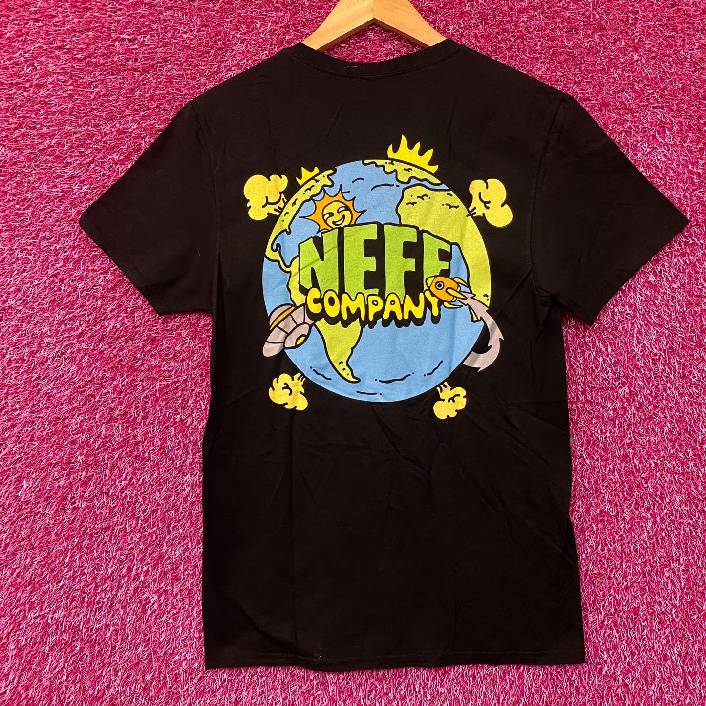 Neff Company Earth UFO Invasion Graphic Design T-Shirt Small
