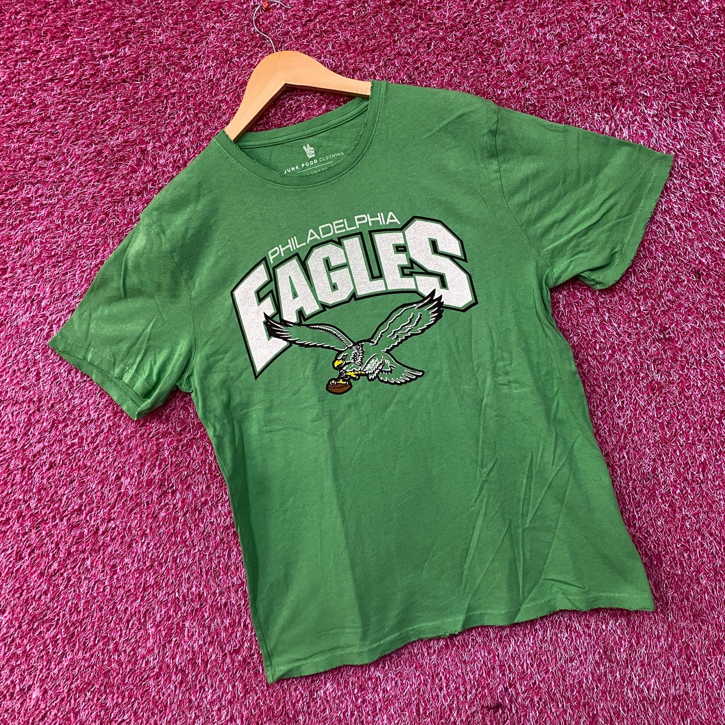 NFL Junk Food Philadelphia Eagles Gray Tshirt size Medium