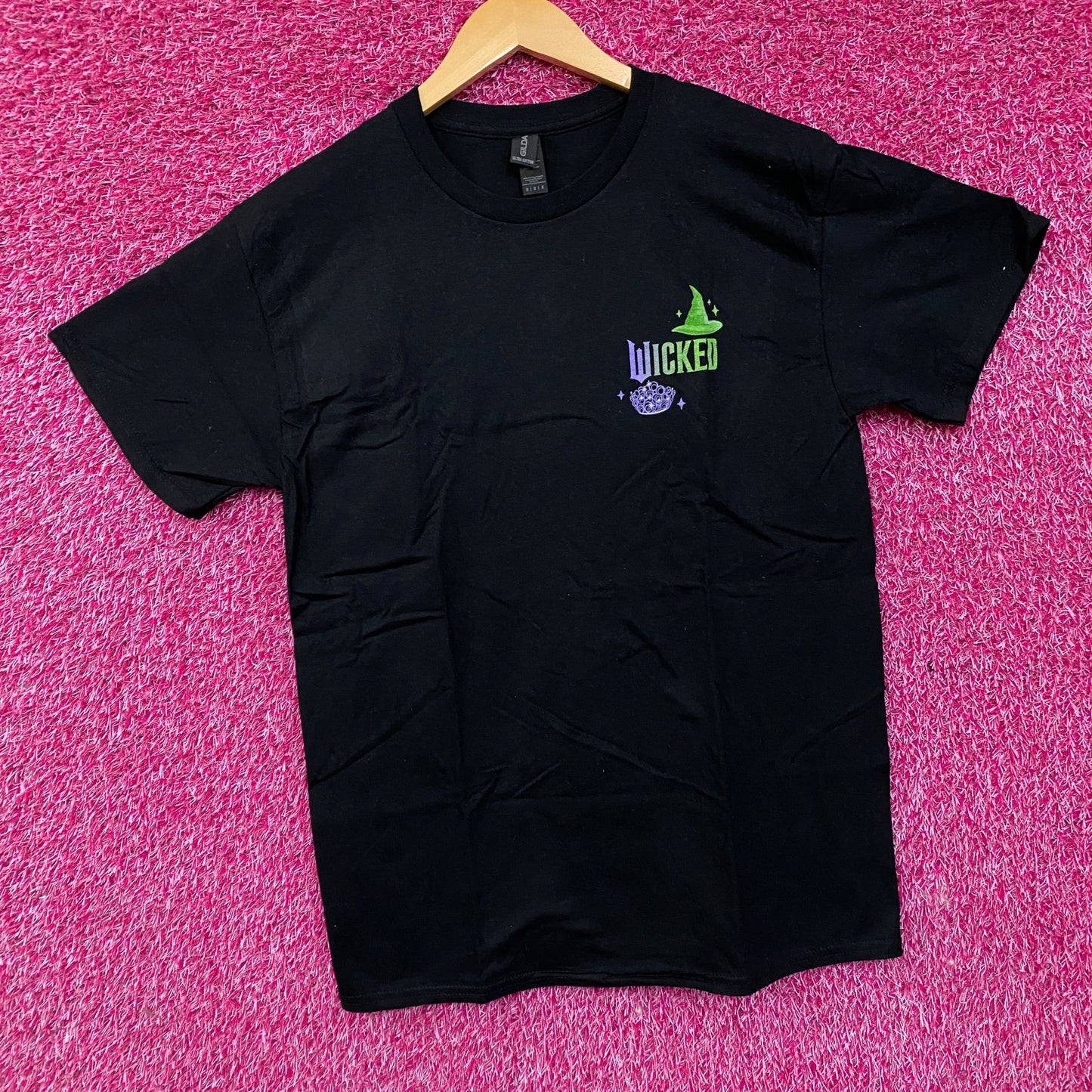 Wicked Elphaba and Glinda Logo Tshirt size Medium