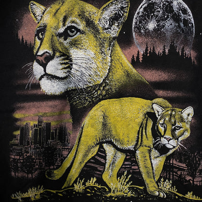 Mountain Lion airbrush Crewneck size XL