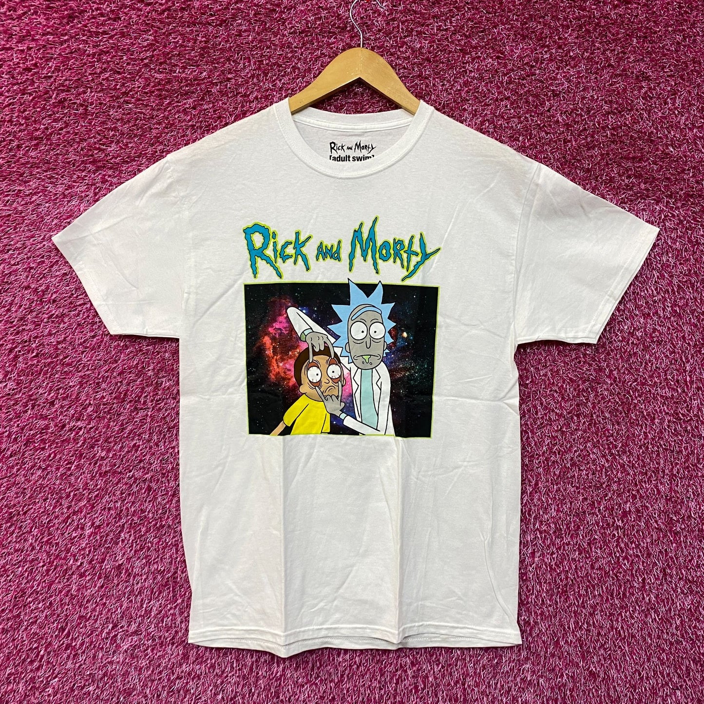 Rick and Morty Eye Pull T-shirt size medium
