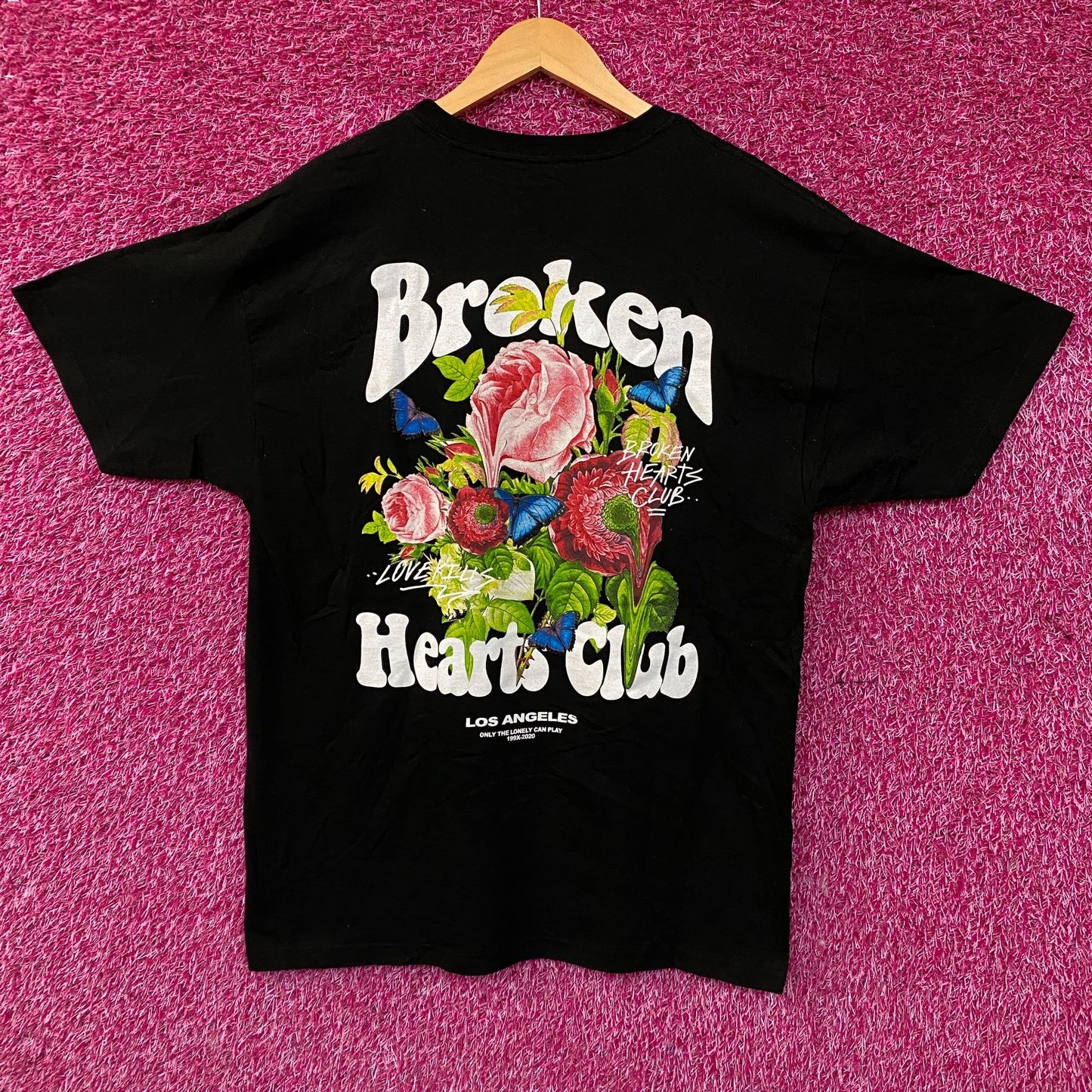 Fashion Nova Broken Hearts Club Graphic Tee Large