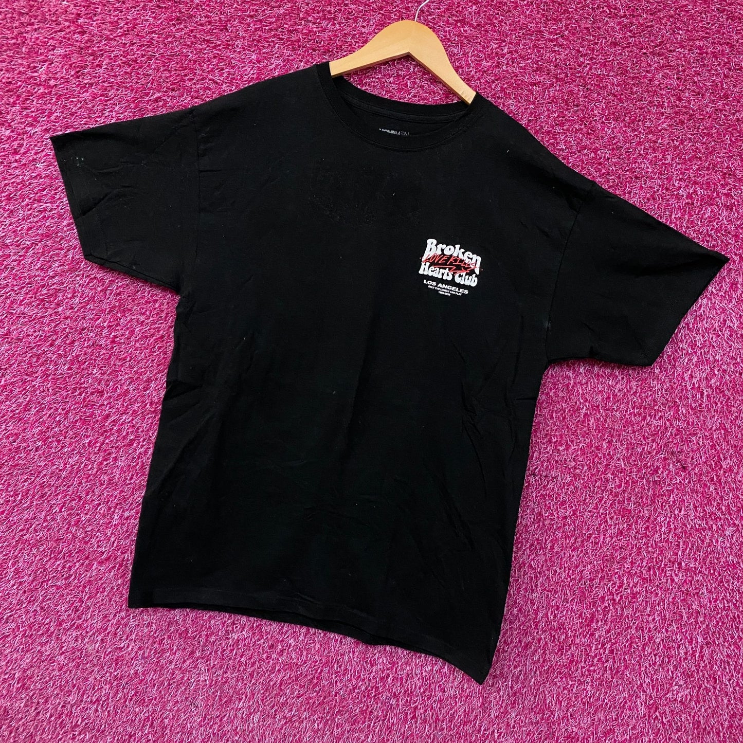 Fashion Nova Broken Hearts Club Graphic Tee Large