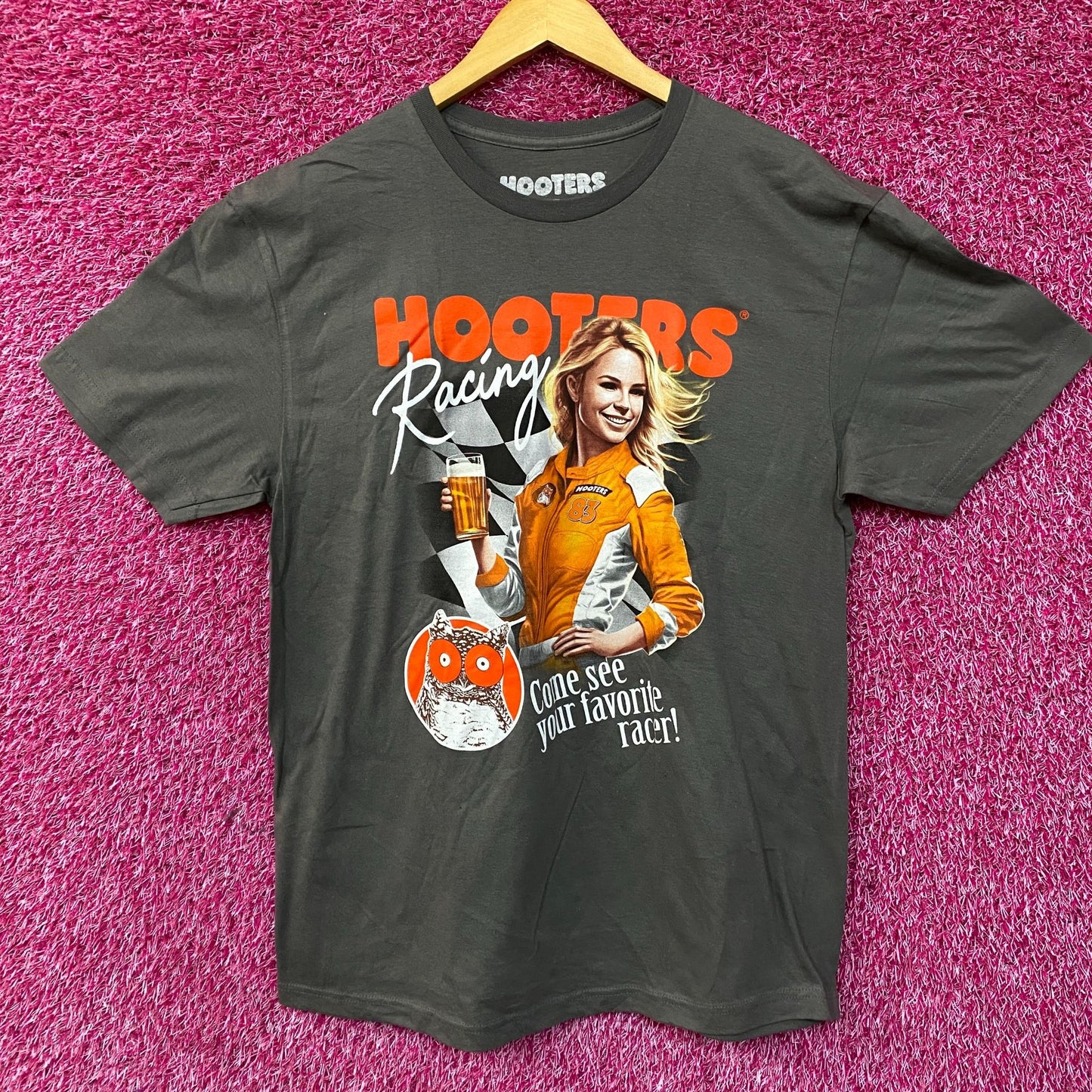 Hooters Racing Come See Your Favorite Racer T-Shirt Large