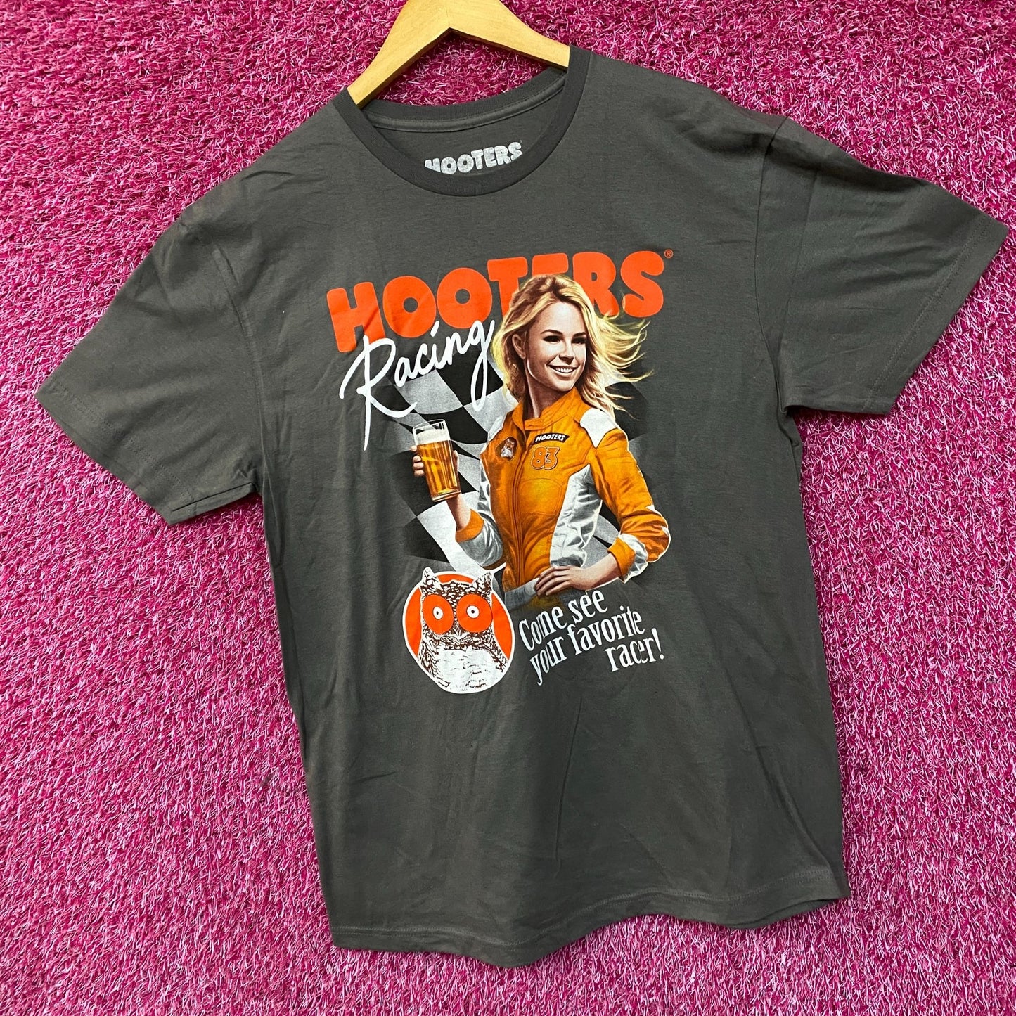 Hooters Racing Come See Your Favorite Racer T-Shirt Large