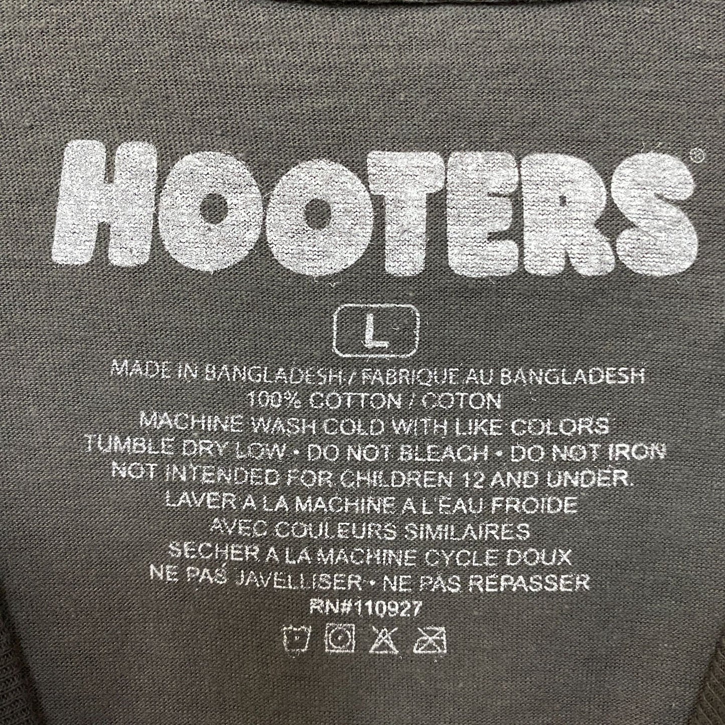 Hooters Racing Come See Your Favorite Racer T-Shirt Large