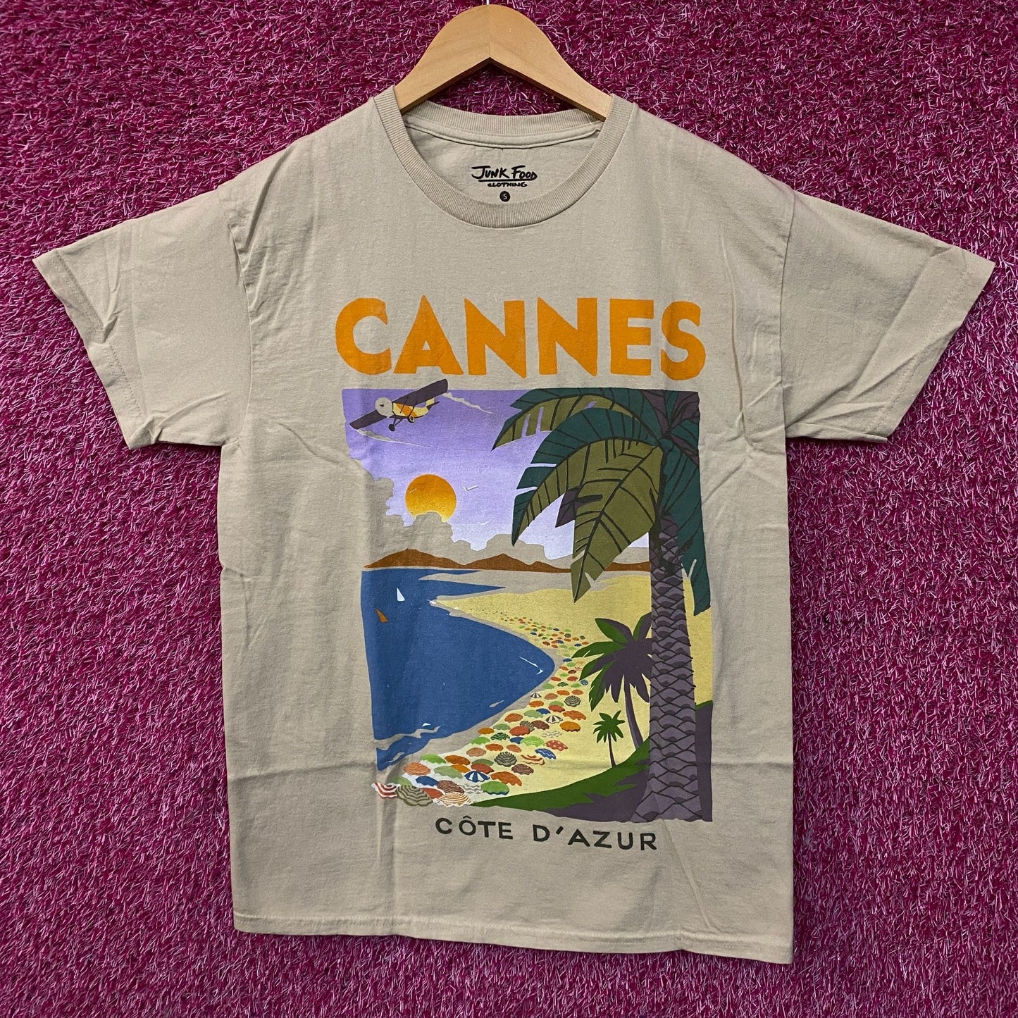 Junk Food Cannes Côte D'Azur Graphic T-Shirt Small