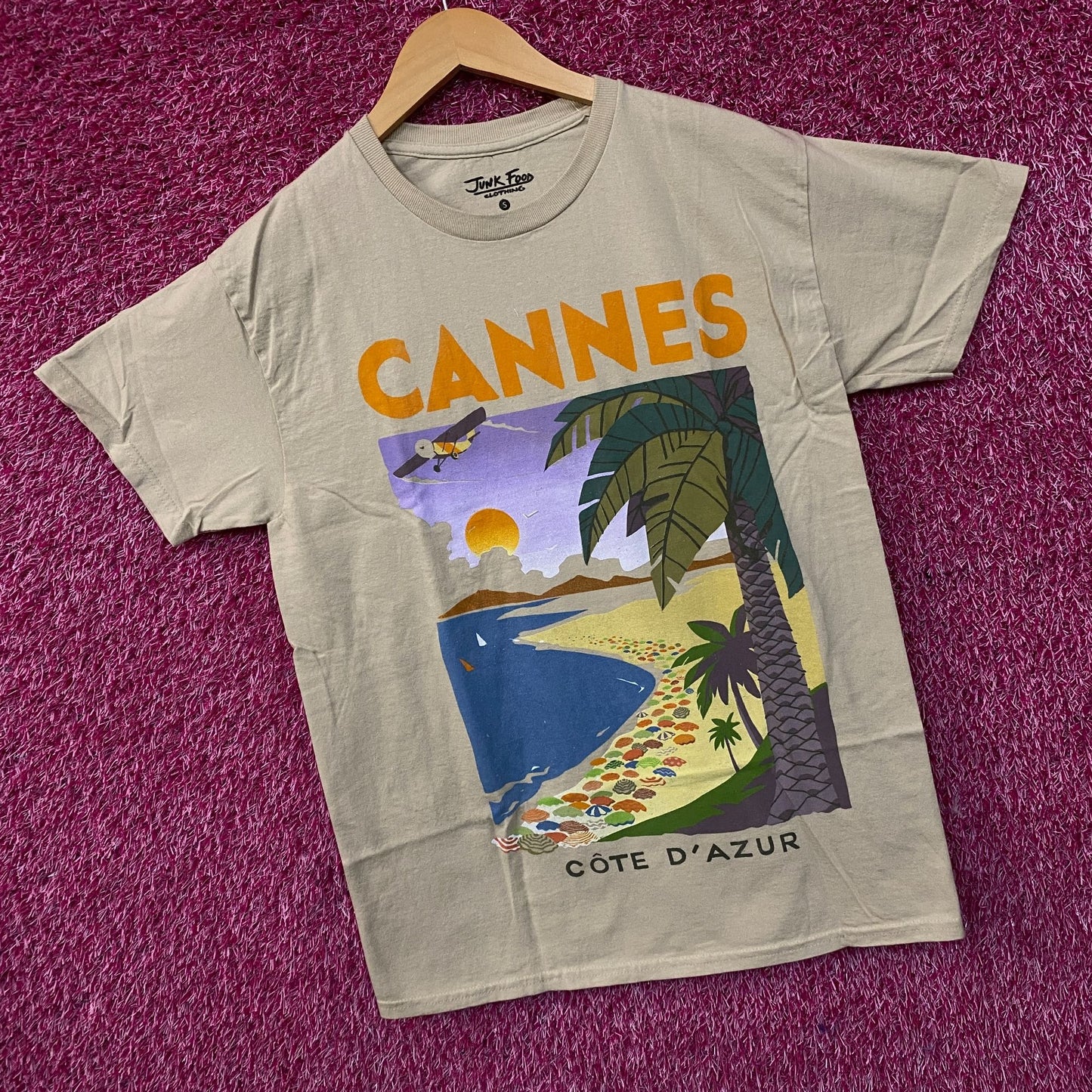 Junk Food Cannes Côte D'Azur Graphic T-Shirt Small