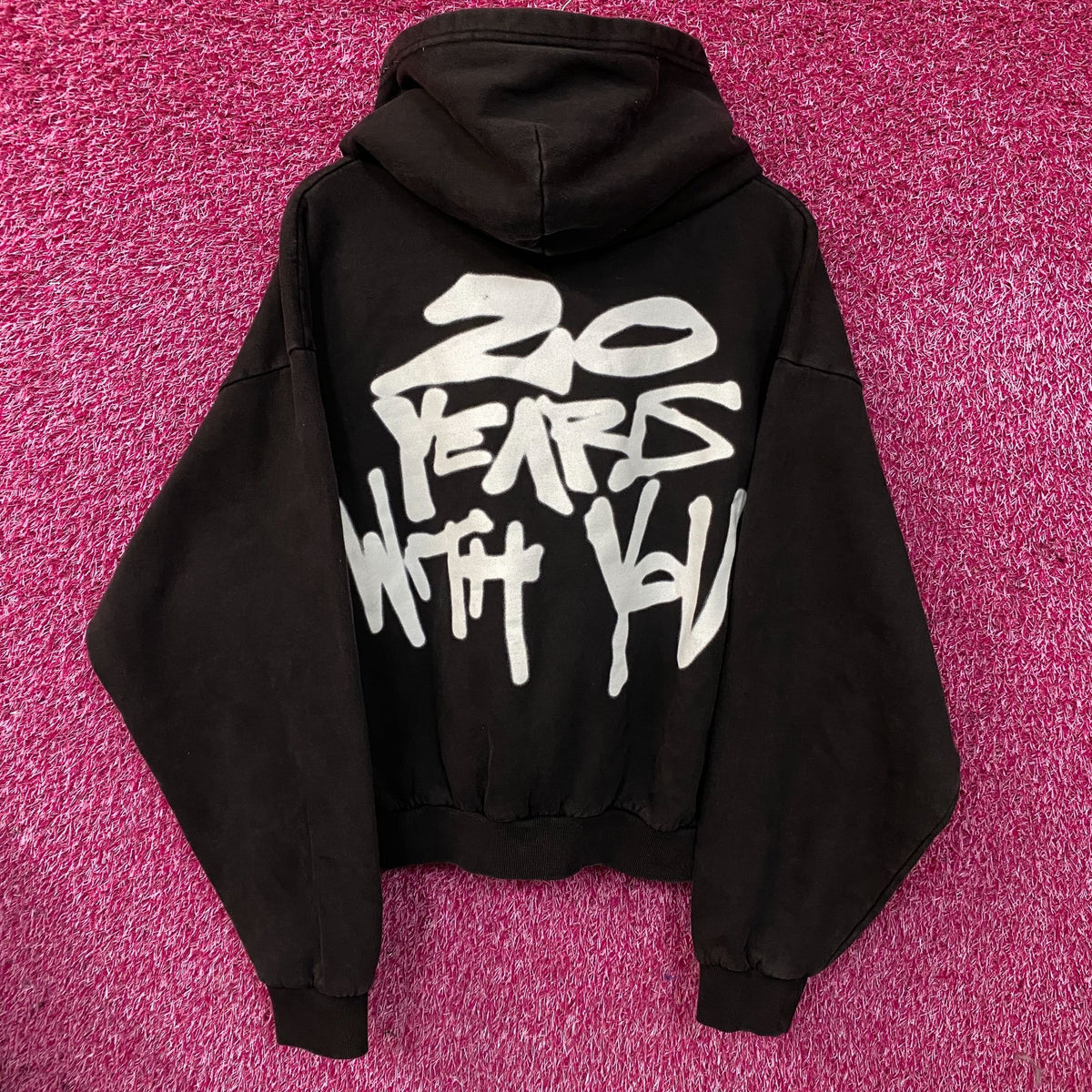 Rihanna R20 "Rhenna" Graphic Pullover Hoodie XL