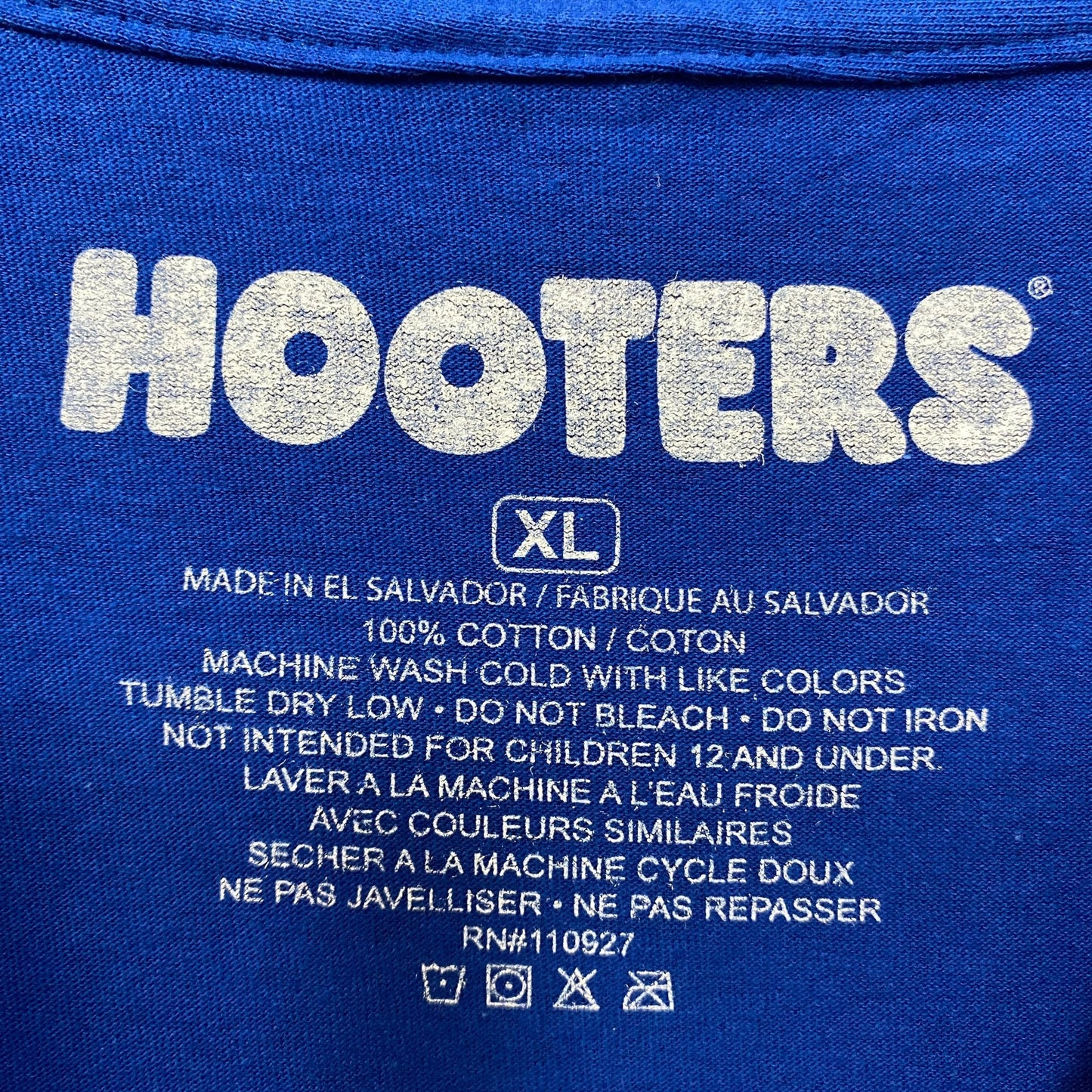 Hooters Coming In Hot Delightfully Tacky Since 1983 T-Shirt XL