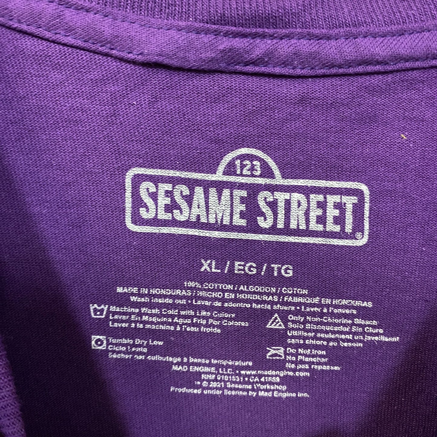 Sesame Street The Count Face Purple T-Shirt XL