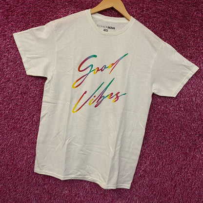 Fashion Nova Good Vibes Only Graphic T-Shirt Medium
