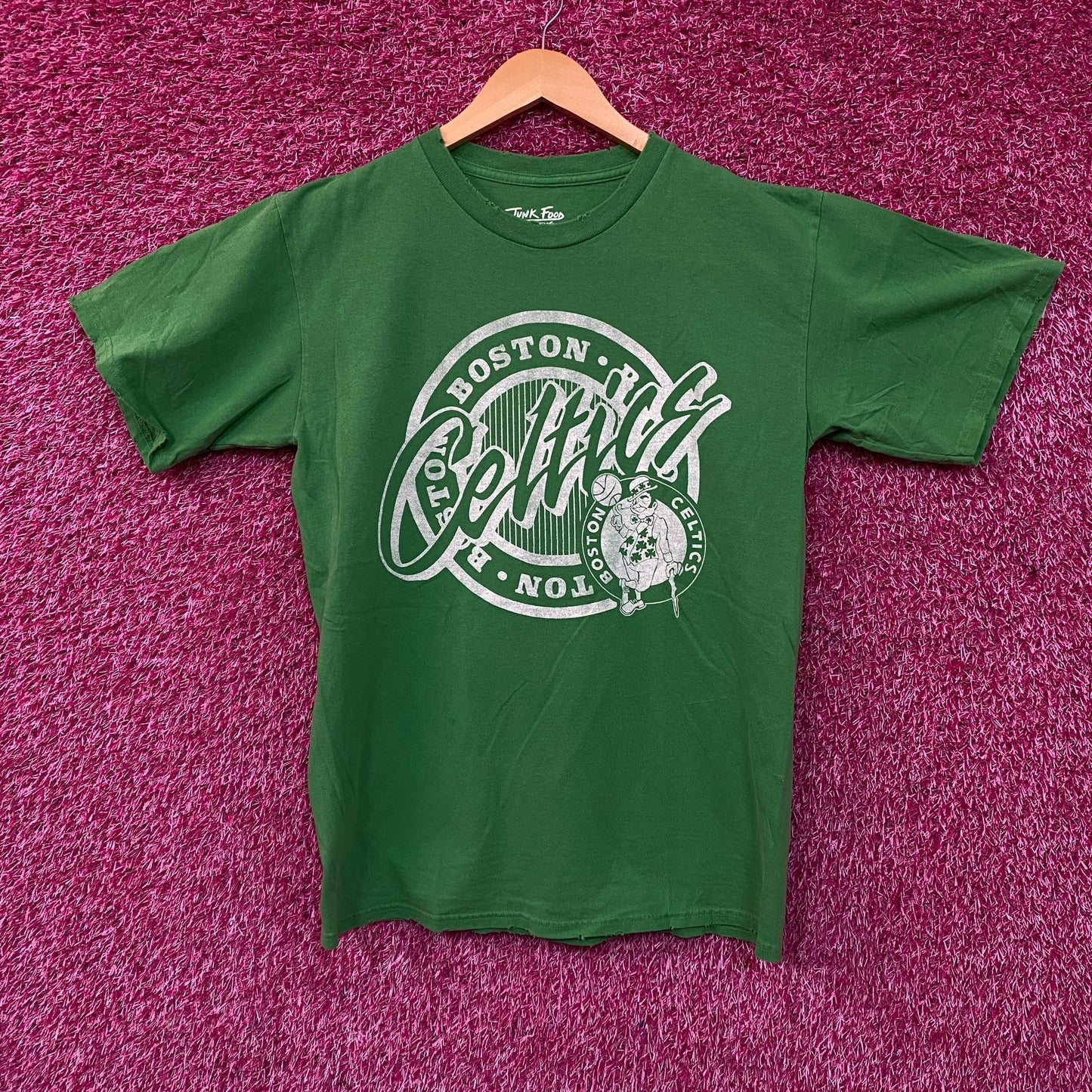 Junk Food Clothing Boston Celtics Crest Women's Vintage Style T-Shirt Small