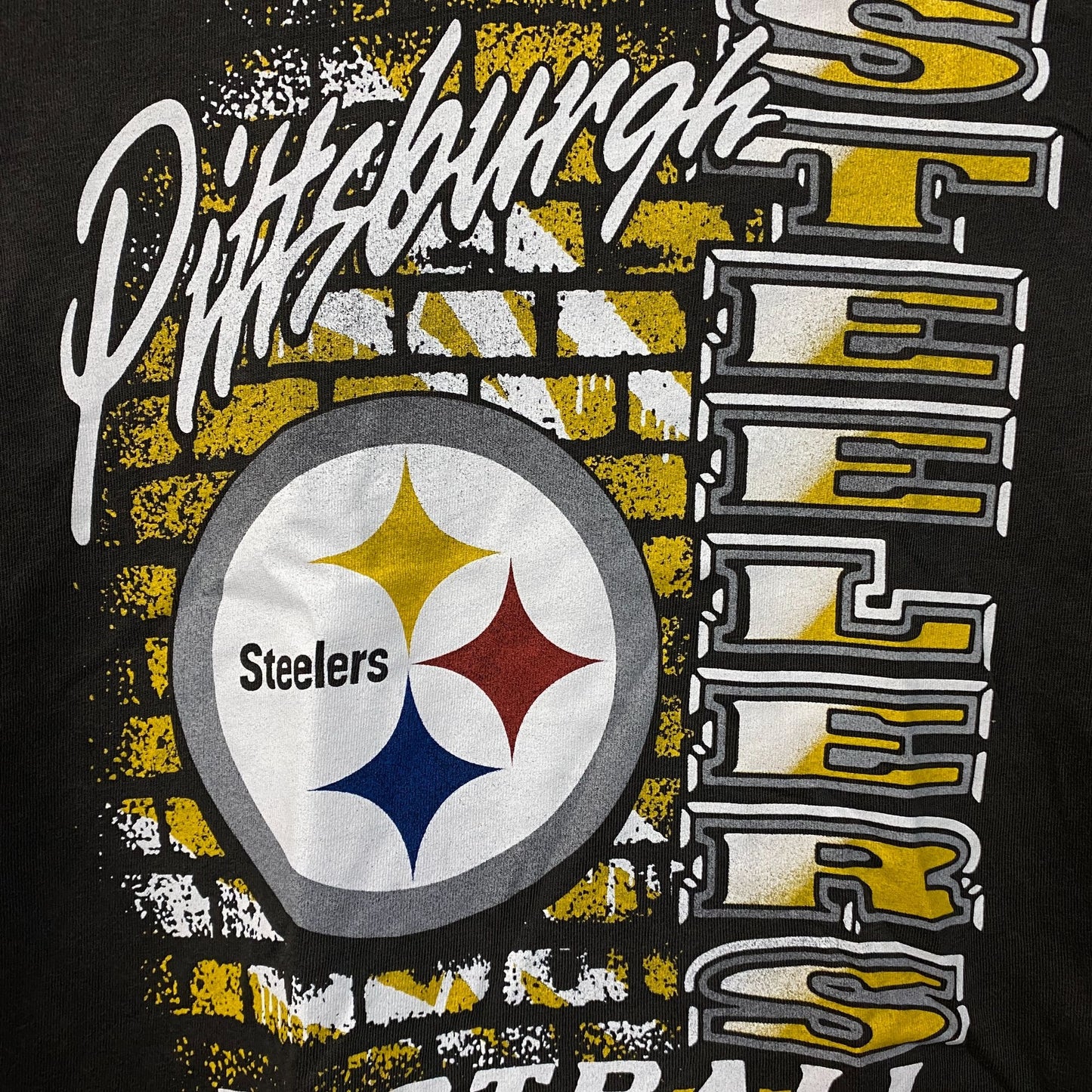 Junk Food Women's Pittsburgh Steelers Brick Vintage Style Tee XS