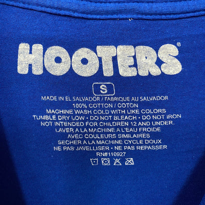 Hooters Makes You Happy Cozumel Mexico Beach Babe Sports Bar Promo T-Shirt Small