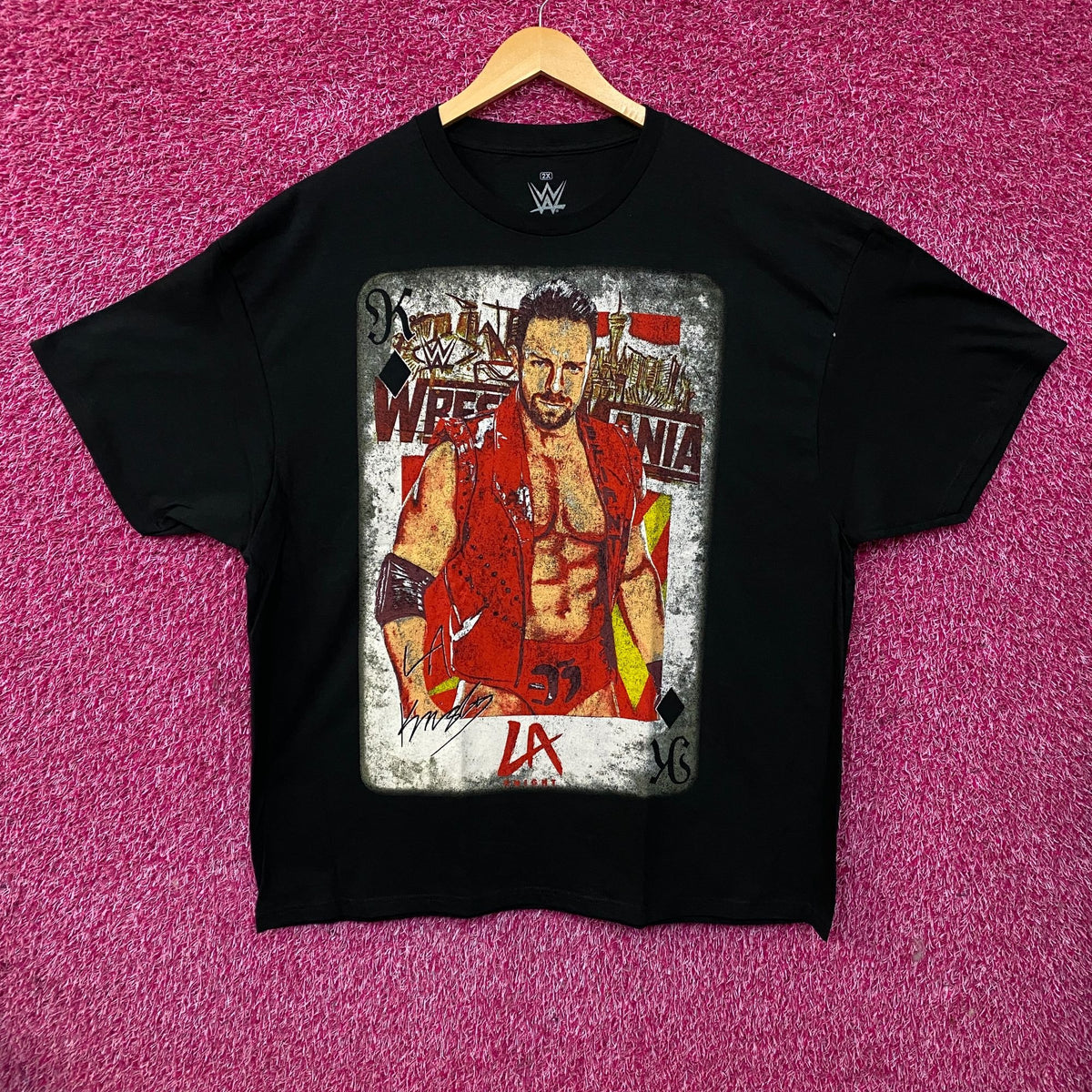 WWE LA Knight WrestleMania Card Graphic T-Shirt 2XL