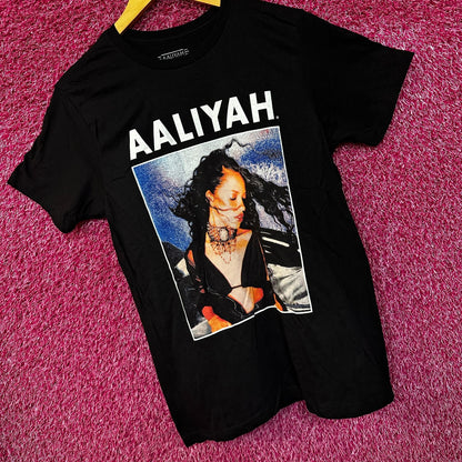 Aaliyah Queen Of RnB Tshirt size Medium