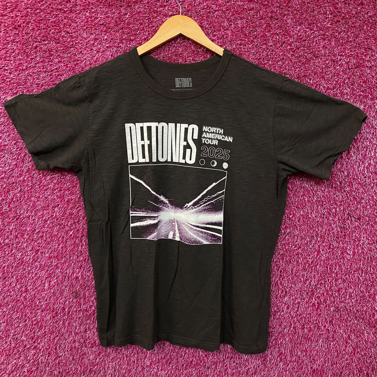 Deftones 2025 North American Tour 2025 Nu Metal T-Shirt Large