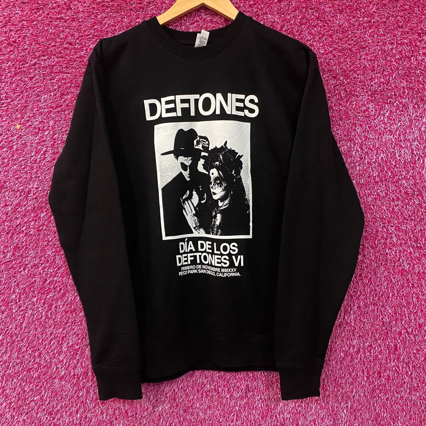 Dia De Los Deftones VI Music Festival Graphic Sweatshirt Small